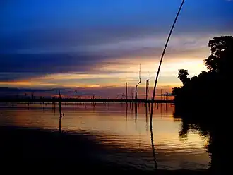 Landschaft am Balbina-Staudamm
