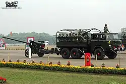 Shaanxi SX250 der Streitkräfte Bangladeschs als Mannschaftstransporter und Zugfahrzeug für Geschütze