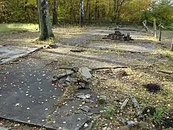 Bauliche Reste der ehemaligen Baracke 9 des Häftlingslagers
