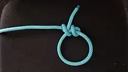 Als verstellbare Schlaufe eignet sich auch der Mittschiffsmann-Stek.