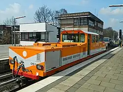 Arbeitslokomotive der Hamburger Hochbahn von Kaelble-Gmeinder, die sowohl über Stromschiene als auch über Akkumulator betrieben werden kann