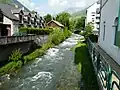 Der Fluss Bastan in Esquièze-Sère (links)