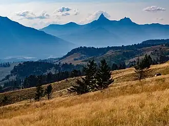 Silhouetten von Pilot Peak und Index Peak vom Beartooth Highway