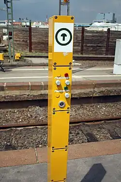 Bediensäule für das Zugpersonal mit Zp 9-Signal