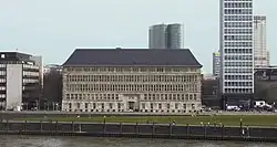 Peter Behrens: Mannesmann-Haus in Düsseldorf, errichtet als Hauptverwaltung für den Mannesmann-Konzern (1911–1912)