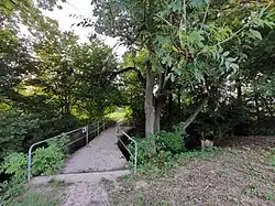 Betonsteg über den Beibach bei Rommelshausen