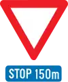 B7: Halt! Vorfahrt gewähren! (in 150 m)