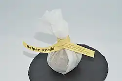Belper Knolle gold, Hartkäse, im Stoffsäckchen mit goldenem Band