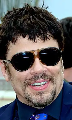 Benicio del Toro spielt Ronald Russo, Don Cheadle seinen Kollegen Curt