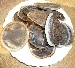 Die gebrauchten Kaffeepads sind vollständig kompostierbar. Ausnahme: Versionen mit Kunststoffkammer