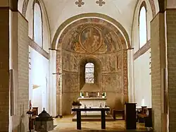 Chor mit Apsisfresken