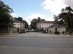 Zufahrt zum ehemaligen US-Hauptquartier