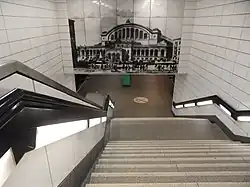 Zugang zum tiefliegenden S-Bahnhof