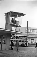 Berlin, Verkehrskanzel Joachimsthaler Platz, 1955