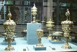 Pokale des Lüneburger Ratssilbers in der Aufstellung des Berliner Kunstgewerbemuseums, 2010