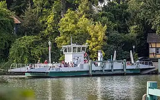 Fähre „Luise“ am Anleger Pfaueninsel