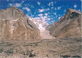 Biale (6729 m) und Biale-Gletscher.