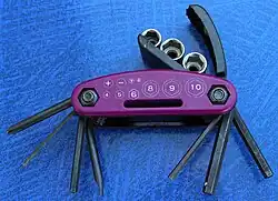 Kompaktwerkzeug, geöffnet