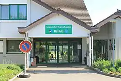 Eingang des Regionalflugplatz Birrfeld. LIONS 1 hat hier seine Heimat.