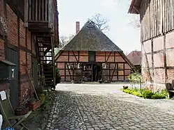 Tietjen Hof, 1563 erstmals erwähnt, einziges noch erhaltenes Zweiständerhaus in Bleckmar