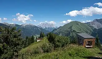 Blick vom Gipfel des Alpkopfes in Richtung zur Zugspitze