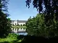 Blick über den Schlossteich auf Schloss Ringelheim