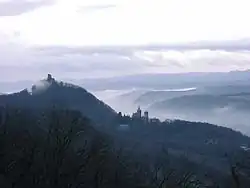 Drachenfels (links) vom Petersberg aus
