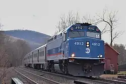 Zug mit F40PH-3C auf der Port Jervis Line (2021)