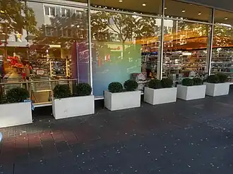 Blumenkübel statt Obdachlosen-Schlafplätze in Köln