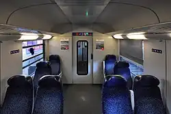 Erste Sitzreihen mit fehlenden Gangsitzen