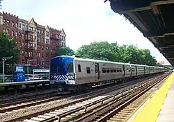 Typ M7A im Bahnhof Botanical Garden in der Bronx (2009)