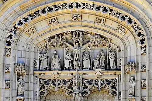 Tympanon des Renaissance-Hauptportals