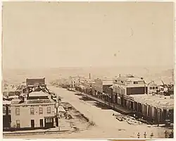Die Bourke Street in Melbourne, Blick nach Westen von der Spring Street, um 1858