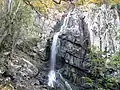 Der Wasserfall im Herbst