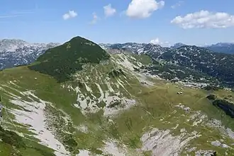 Blick vom Atterkogel auf den Bräuningzinken. Unterhalb die Bräuningalm