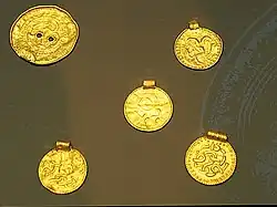 Brakteaten aus Gold aus dem 5./6. Jahrhundert n. Chr.