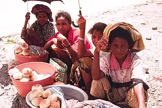 Brotverkäuferinnen in Maliana