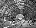 Bahnhofshalle (Stich nach dem Bauplan 1878–1882)