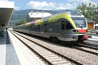 Stadler Flirt im Bahnhof Bruneck