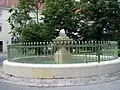 Zierbrunnen im Hof 8