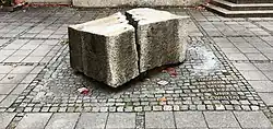 Brunnen Gespaltener Block München
