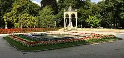 Brunnen Haupteingang Ost Westfriedhof