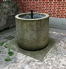 Brunnen im Kloster der Servitinnen