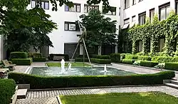 Brunnen Promenadeplatz 12