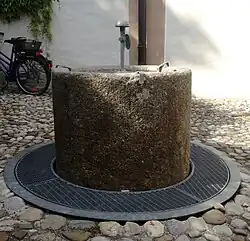 Brunnen im Schloss Blutenburg