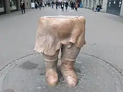 Brunnenwibli von Peter Meister, 1986, Bahnhofstrasse 75 in Zürich