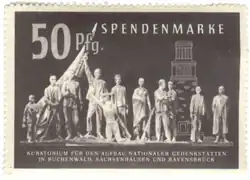 Figurengruppe des Buchenwald-Denkmals auf einer Spendenmarke