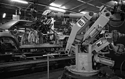 Schweißroboter im Karosseriebau