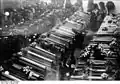 Aufbahrung von Särgen bei einem Unglück auf der Zeche Minister Stein, 1925