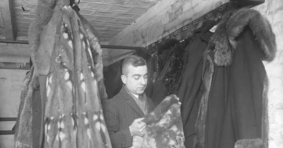 „Die Räume der städt. Pfandkammer in Berlin überfüllt, ein Zeichen unserer Not!“ (1931)